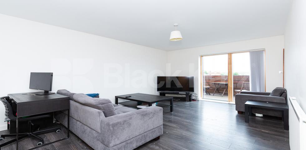 			3 Bedroom, 2 bath, 1 reception Apartment			 New Clocktower Place, Camden Borders
